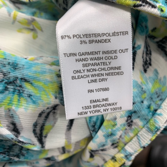 Emaline Woman Floral Blouse gathered hem size 3X NWT - Picture 6 of 7